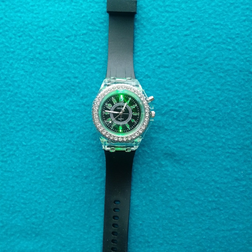 Watch - Picture 2 of 6